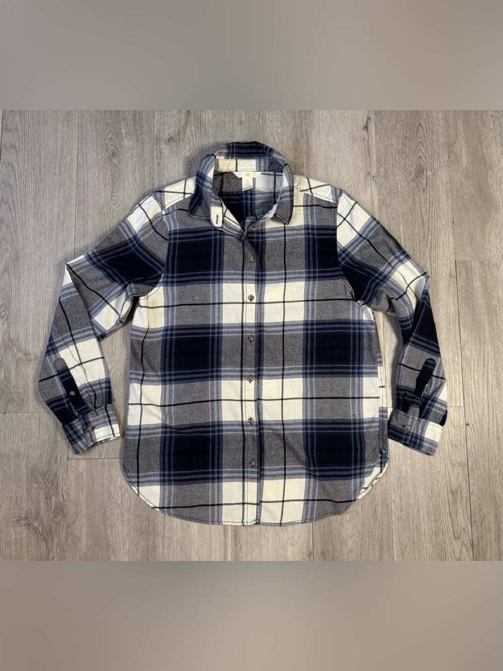 H&M Flannel Shirt Women Blue Gray White Plaid Button-Up Long Sleeve Size S